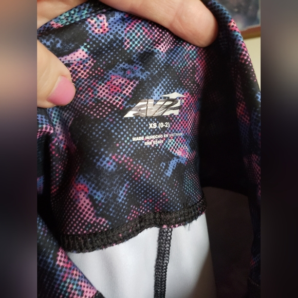 NWOT hit! Floral high waist Avia work out leggings - Picture 14 of 14